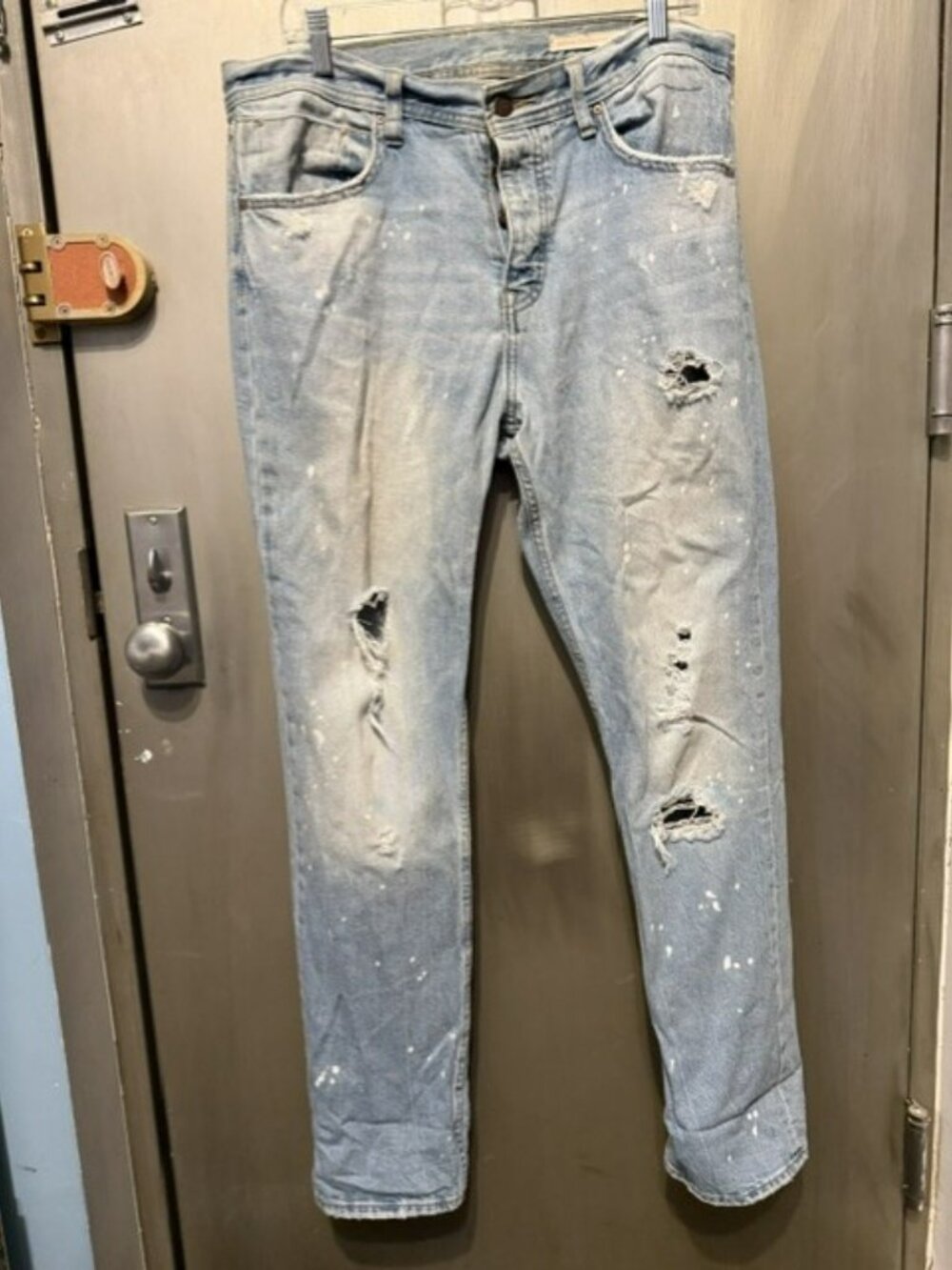 Vintage Y2K Easy Straight Boyfriend button fly distressed jeans
